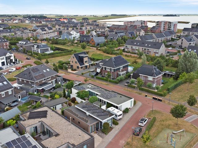 Platina 17, Zeewolde