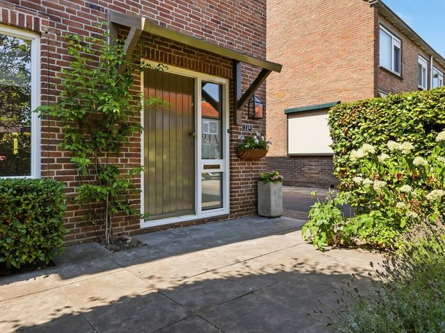 De Terp 24a, Uitgeest