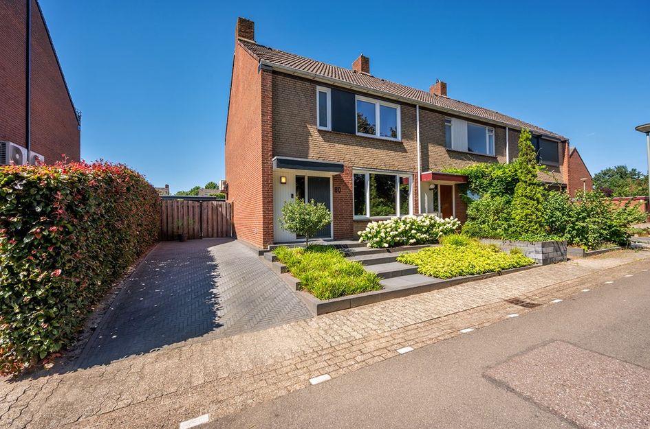 Burg van Leentstraat 80