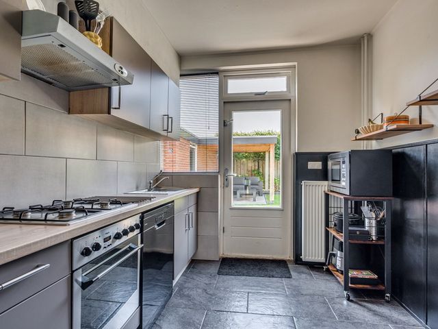 Burg van Leentstraat 80, Grubbenvorst