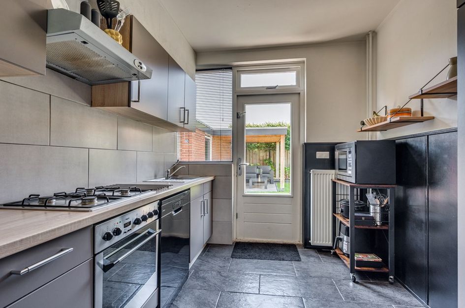 Burg van Leentstraat 80
