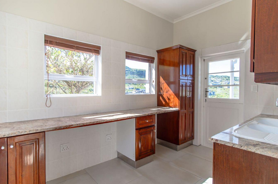 Thyme Close 7