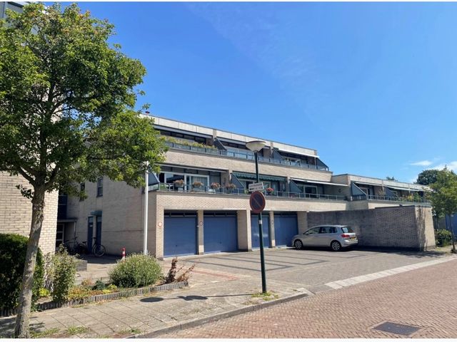 Dirk Bakkerhof 28, Heiloo