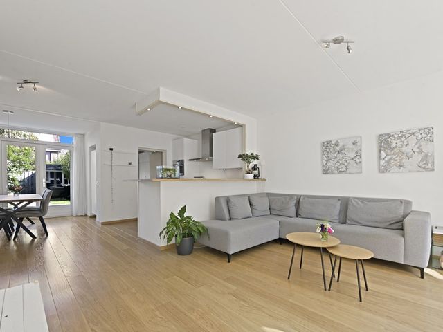 Hoefslag 27, Maasland