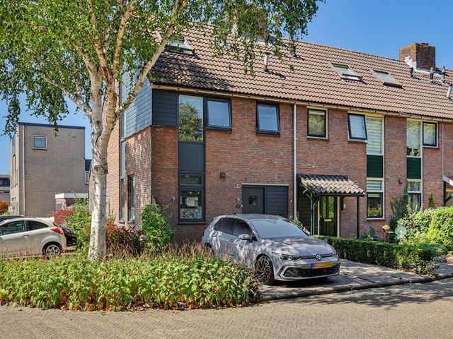 Lange Meet 16, Strijen