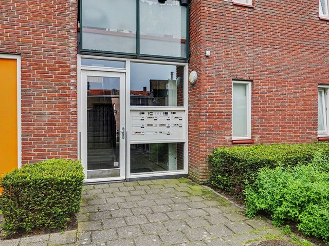Staringhof 16, Tilburg