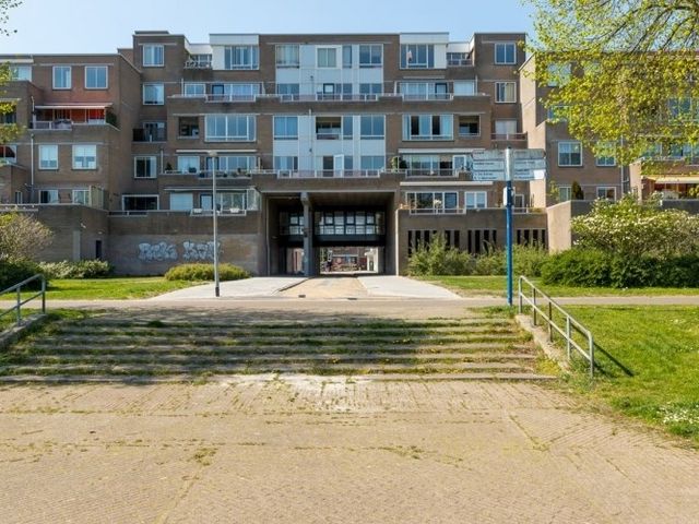 Harderwijkoever , Almere
