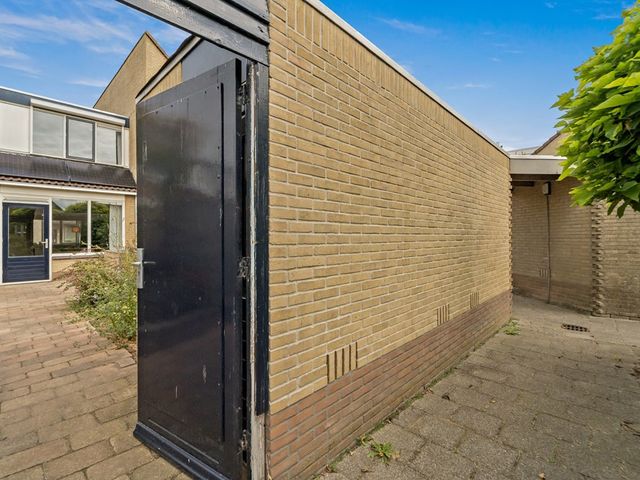 Werve 25, Maasland