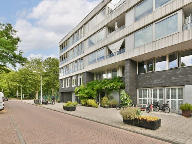 Maassluisstraat 1, Amsterdam