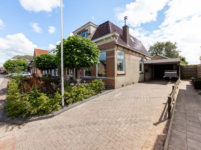 Westerbuorren 11, Tzummarum