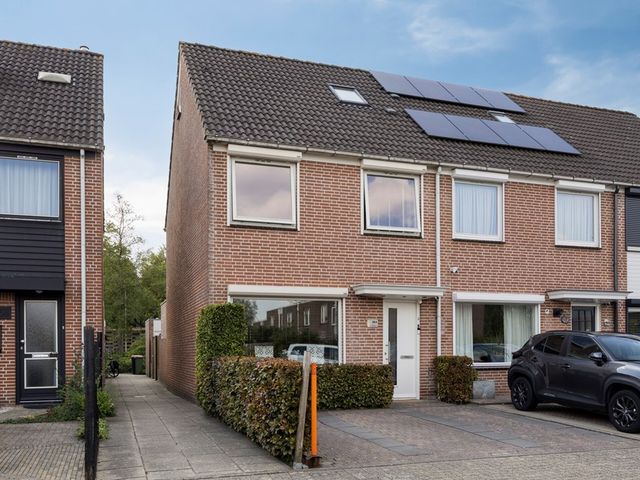 Ambrozijnberg 354, Roosendaal