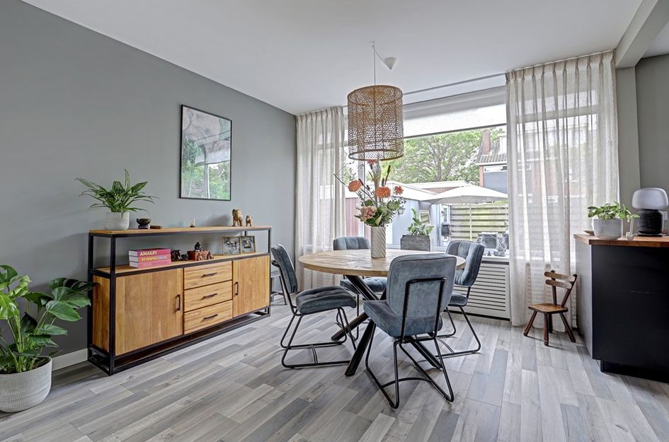 Mr. Treubstraat 5