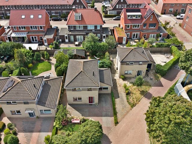 Prins Clausstraat 4, Strijen