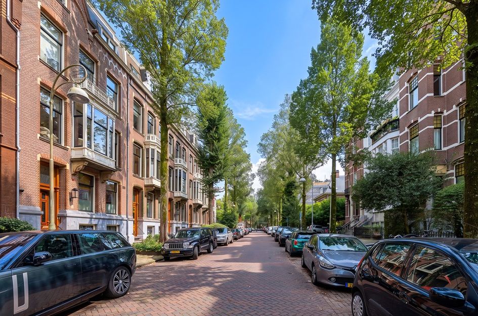 Van Eeghenstraat 117B