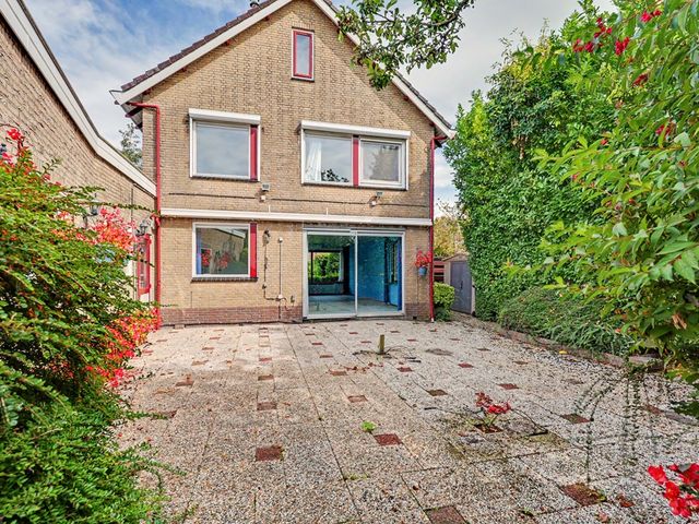 Noordstraat 31, Strijen
