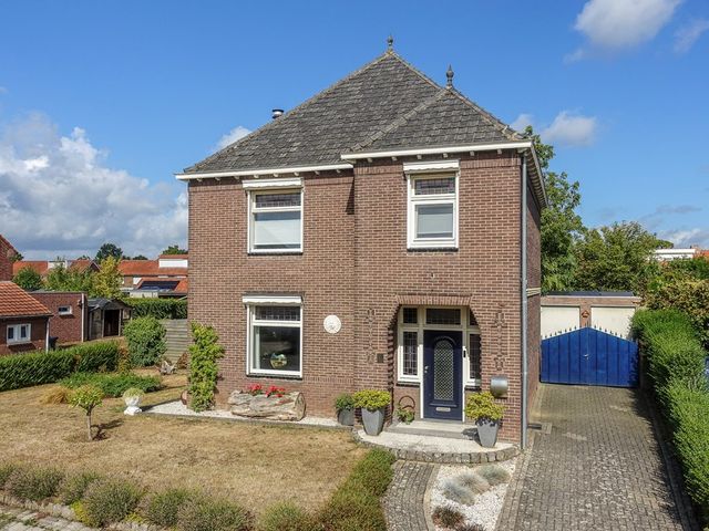Daalakkerstraat 4, Horn