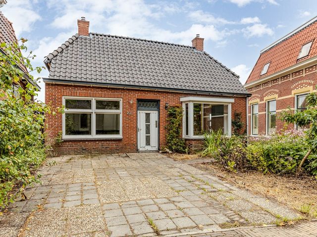 't Loug 22, Spijk