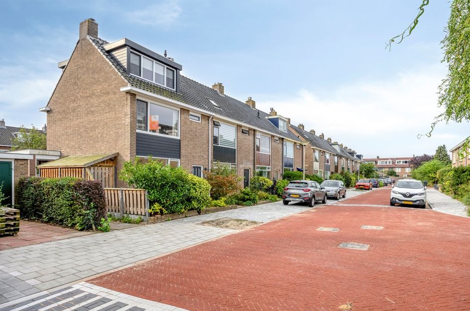 Charlotte de Bourbonstr 26