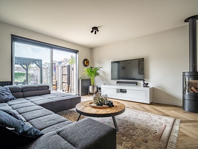 Lommerbaan 143, Zoetermeer
