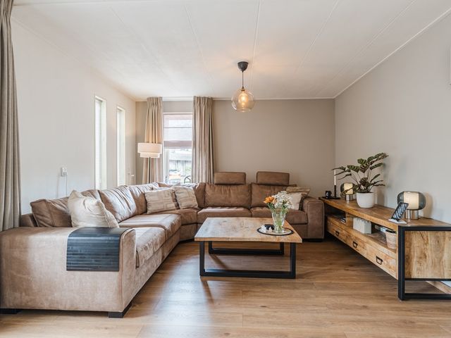 Waterkant 7, Oude Pekela