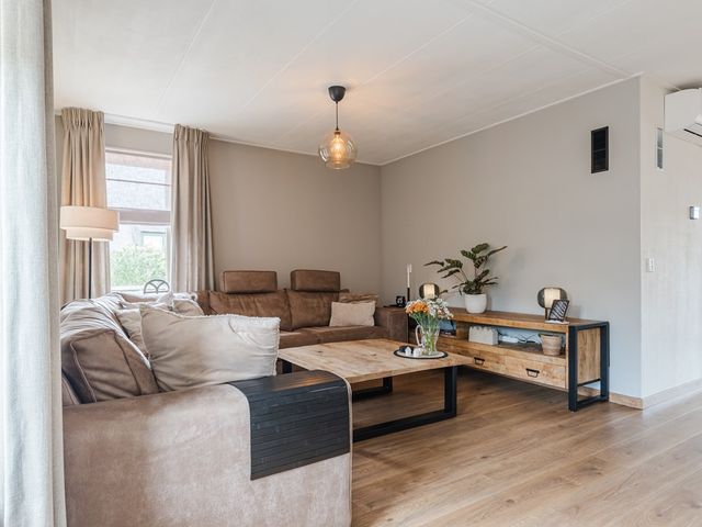 Waterkant 7, Oude Pekela