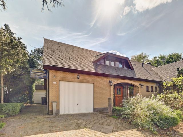 Hertog Janlaan 25, Sprundel
