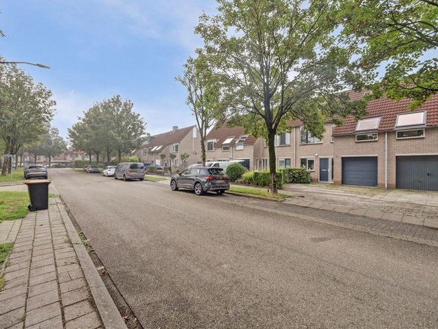 Almereweg 67, Zeewolde