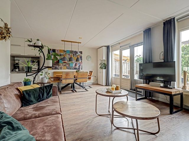 Almereweg 67, Zeewolde