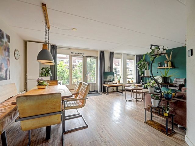 Almereweg 67, Zeewolde