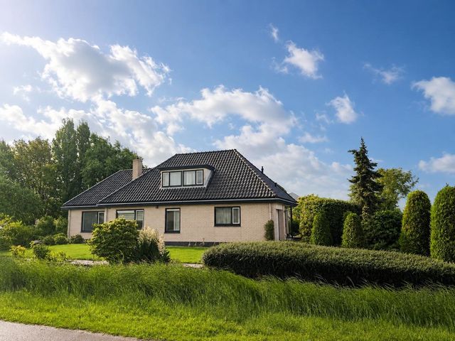 Burg van Doornlaan 1B, De Lier