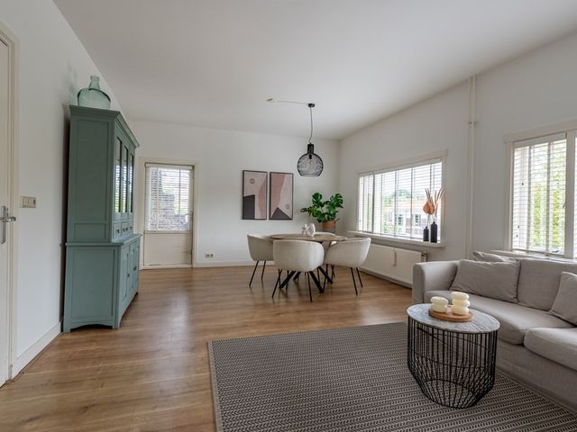 Rozenboomlaan 43, Voorburg