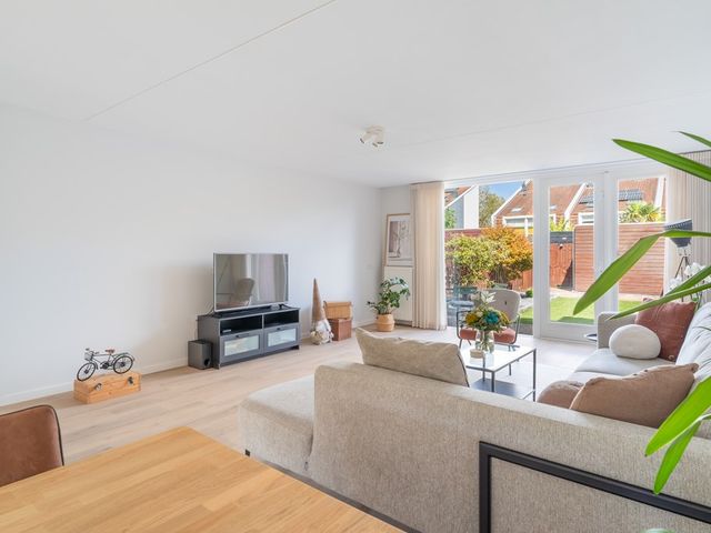 Graskarpersingel 15, 's-Gravenhage