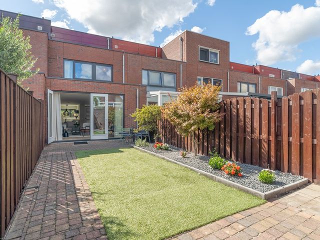 Graskarpersingel 15, 's-Gravenhage