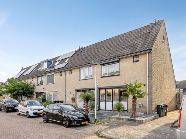 Harriët Freezerstraat 11, Spijkenisse