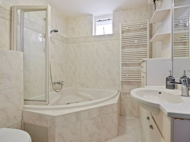 Harriët Freezerstraat 11, Spijkenisse