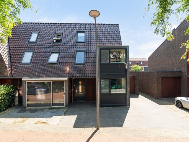 Piet Krollaan 37, 's-Gravenhage
