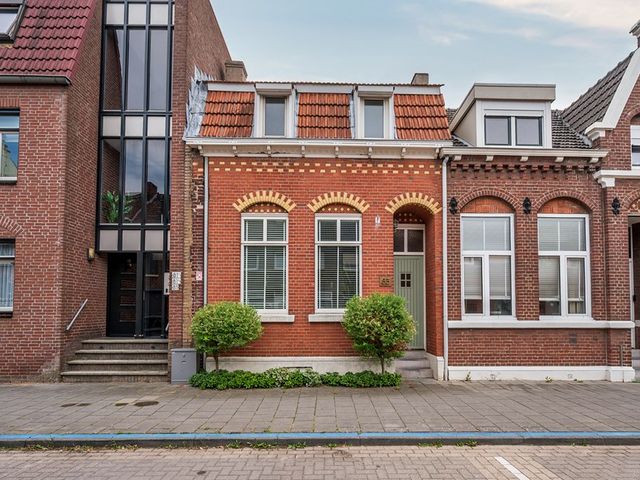 Tegelseweg 83, Venlo