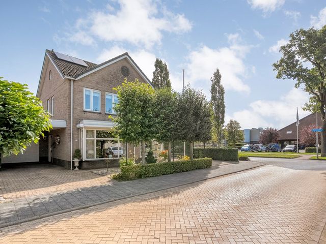 Van Laarstraat 2, Hardenberg