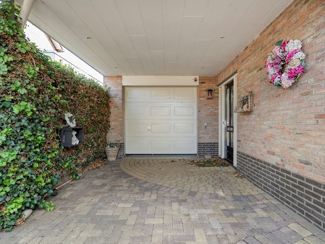 Van Laarstraat 2, Hardenberg
