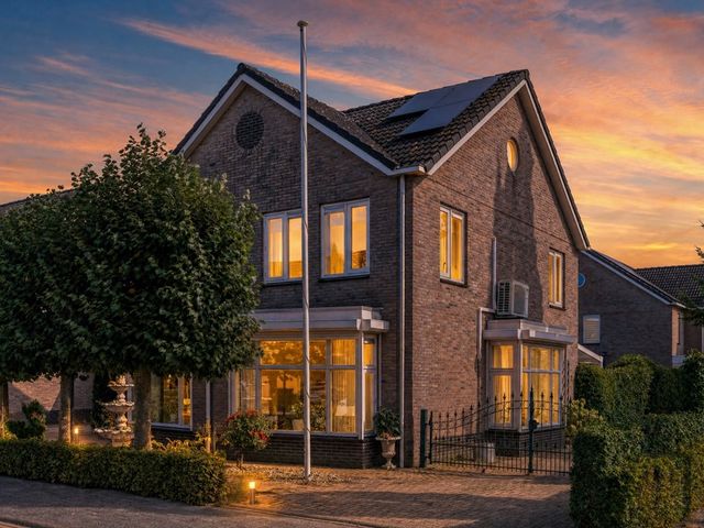 Van Laarstraat 2, Hardenberg