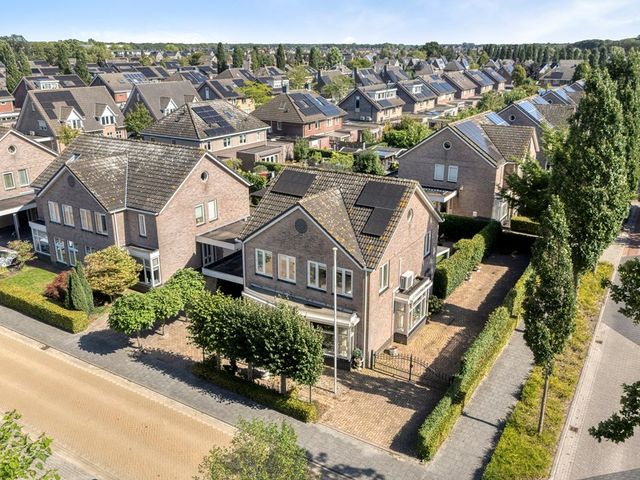Van Laarstraat 2, Hardenberg