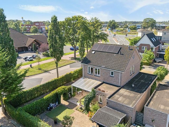 Van Laarstraat 2, Hardenberg