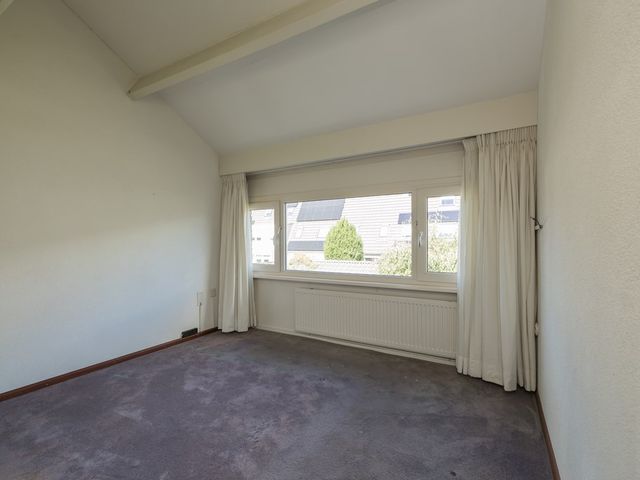 Meidoornplantsoen 32, Lisse