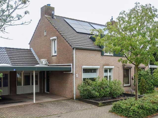 Glazuurstraat 5, Reuver