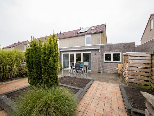 Trêd 93, Sneek