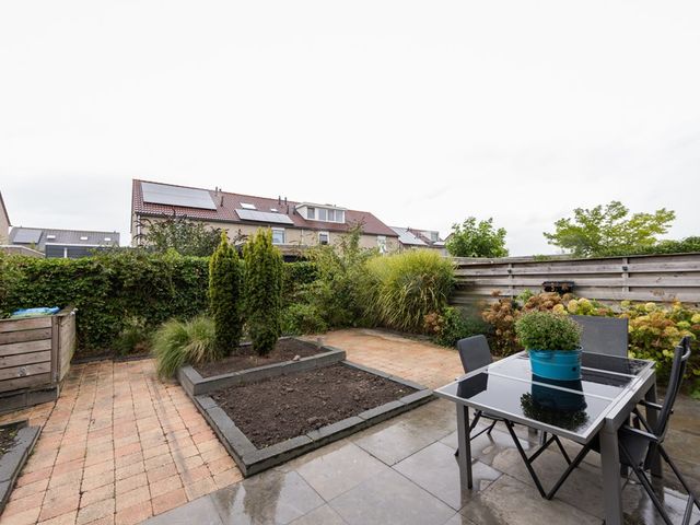 Trêd 93, Sneek
