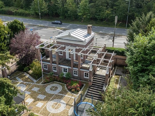 Raadhuislaan 1A, Wassenaar