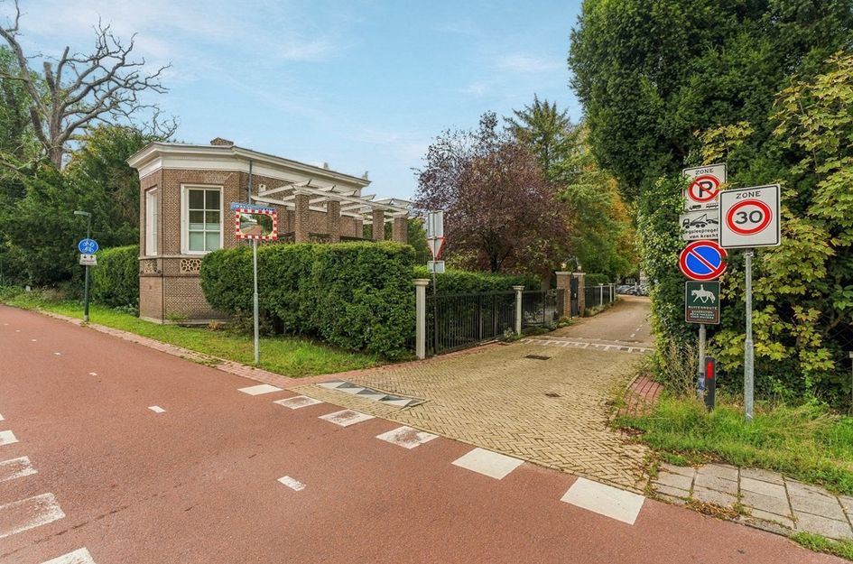 Raadhuislaan 1A