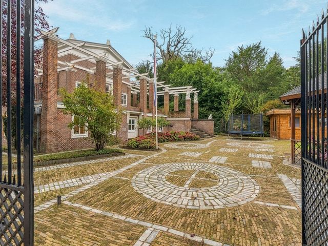 Raadhuislaan 1A, Wassenaar