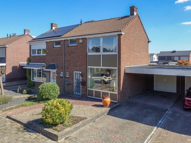 Gavarellestraat 36, Stein